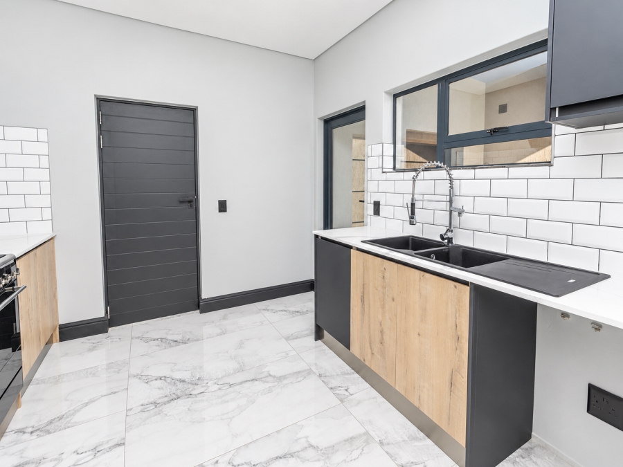 6 Bedroom Property for Sale in Sagewood Western Cape